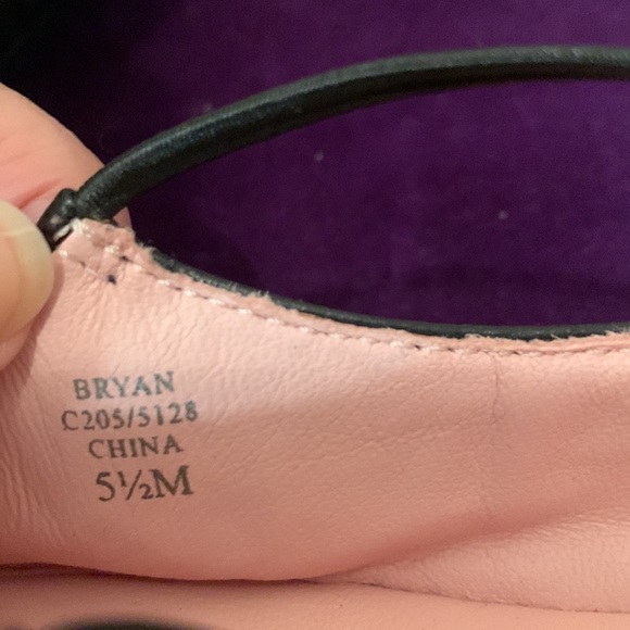 Taryn Rose Bryan Keyhole ballet flats size 5 1/2M - Picture 4 of 6